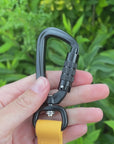 Auto-lock carabiner for waterproof double-ended dog lead